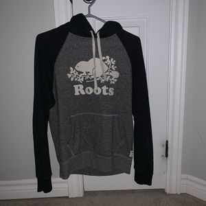 Roots Hoodie 🤍